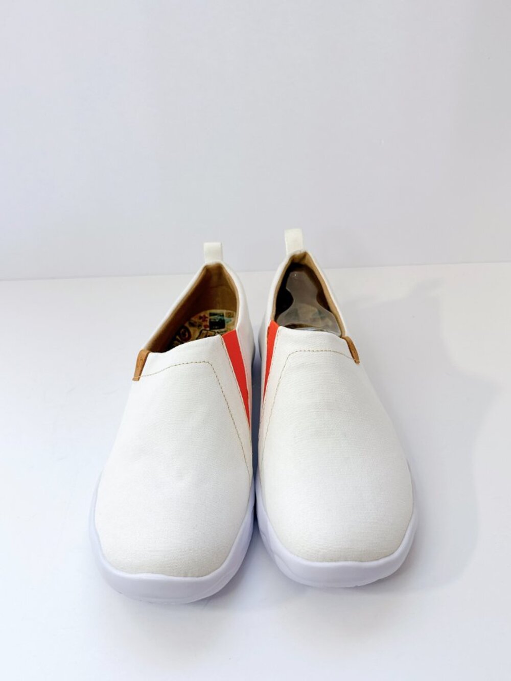 Women’s Size 10 UIN Toledo White Canvas Slip-On Comfort Travel Shoes